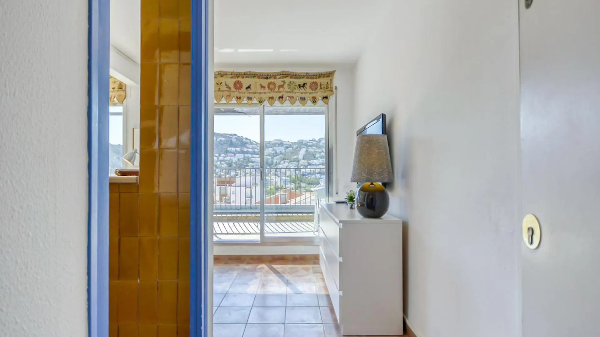 Pretty Apartment With Terrace Roses Spain