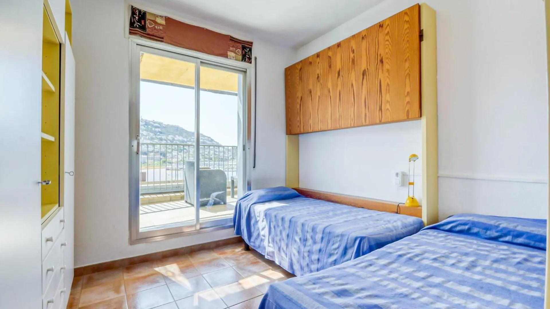 Pretty Apartment With Terrace ロザス